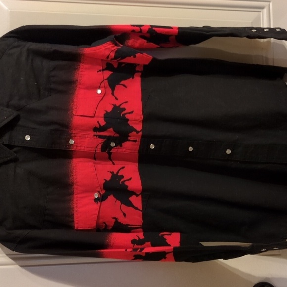 Rustler Shirt: White Pearl Snaps ( front & cuffs) Color Block - horse print - Picture 5 of 12